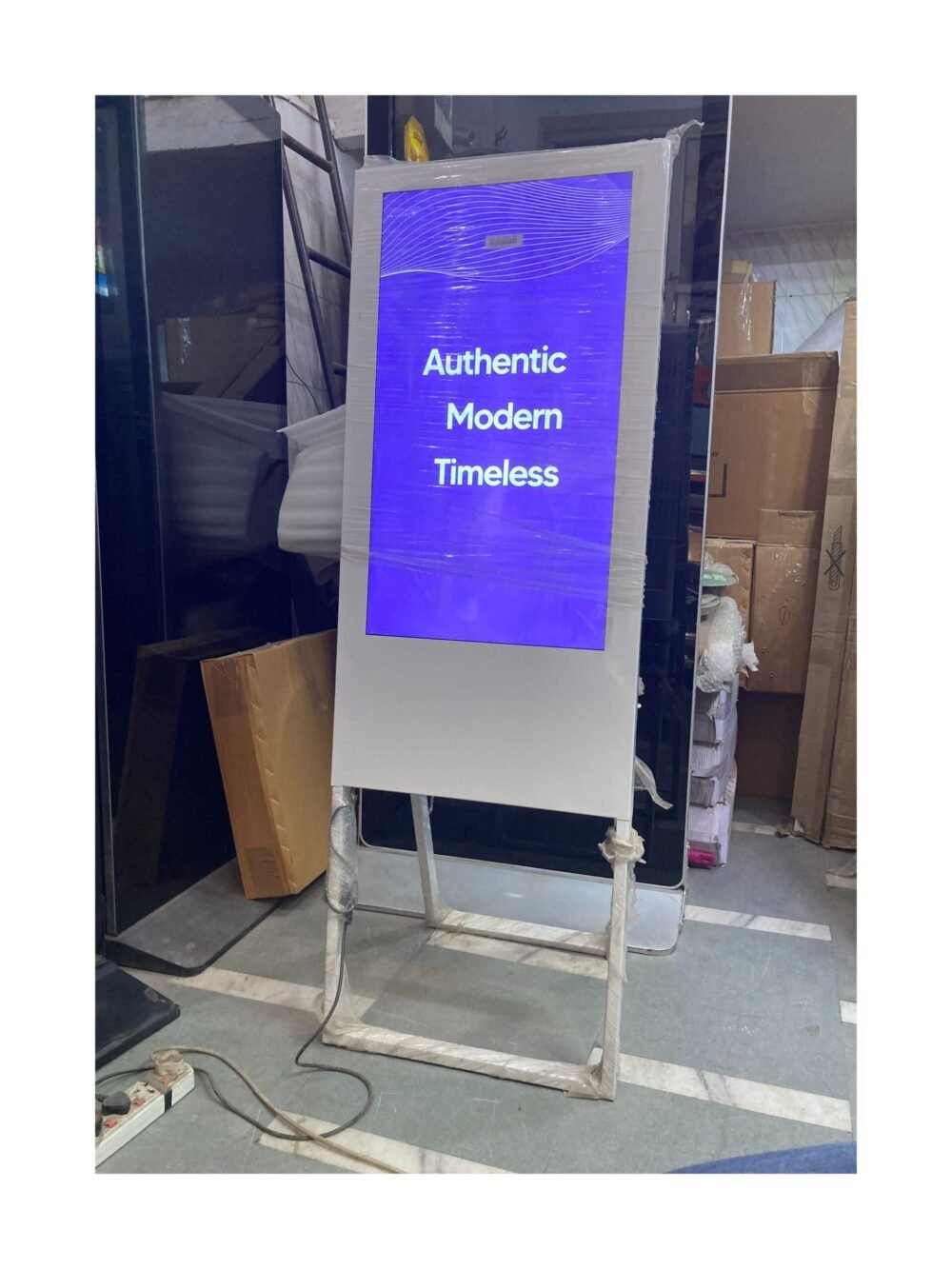 32 Inch Easel Digital Signage Standee Indoor Portable Display for Advertising / 32inch A Frame Digital standee - Image 5