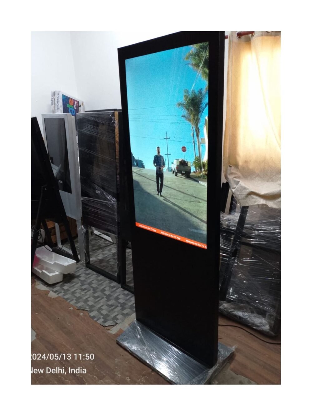 43 inch Touch Digital Standee Indoor Kiosk Digital Signage Floor Standing Display | 43 inch Touch Digital signage Kiosk Floor Standing Totem display - Image 2